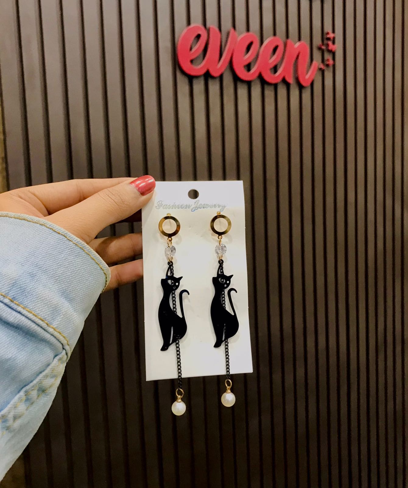 Trendy Cat Women Drop Earrings, Elegant Fashionable Dangle Pearl Earrings Jewellery For Women Trendy Cat Women Drop Earrings, Elegant Fashionable Dangle Pearl Earrings Jewellery For Women